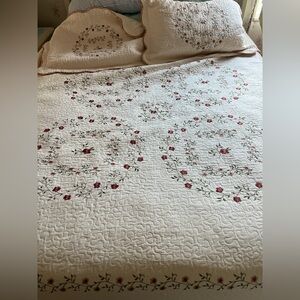 Floral Embroidered Cotton Quilt 3 piece set Cream/Rose size Queen